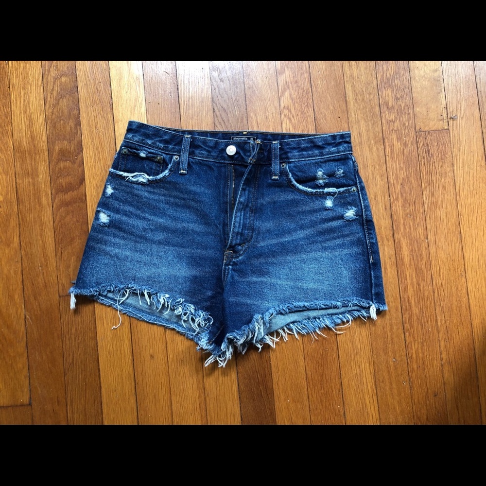 ✨GORGEOUS DENIM SHORTS, SUPER DURABLE AND CHIC✨